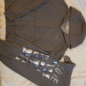 VS grey zip up jacket w/matching grey sweatpants
